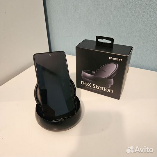 Samsung DEX Station EE-MG950 мультимедийная станци