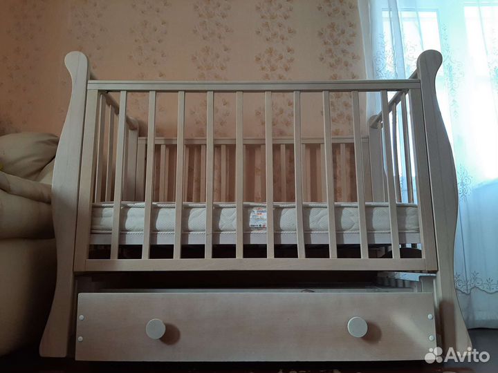 Детская кроватка Лель с маятником и ящиком