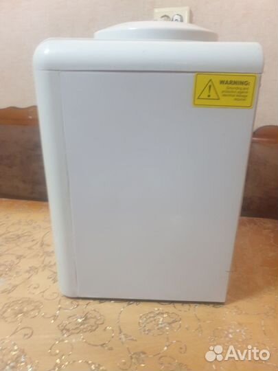 Кулер для воды настольный с охлаждением