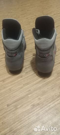Лыжные ботинки р.35