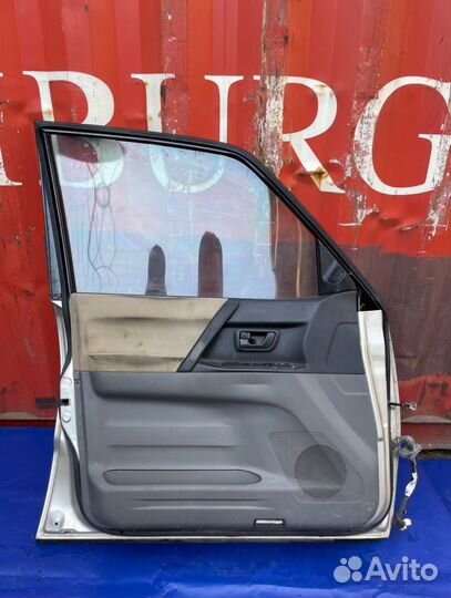 Дверь передняя левая Mitsubishi Pajero/Montero