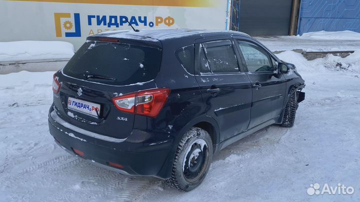 Накладка заднего крыла правого Suzuki SX4 (JYA) 77