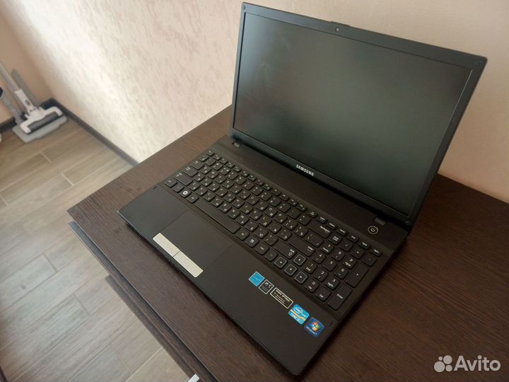 Ноутбук Samsung Intel Core i5 (NP-300V5A)