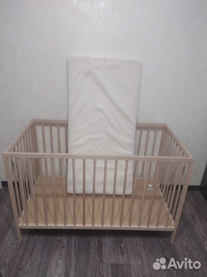 Детская кровать IKEA с матрасом