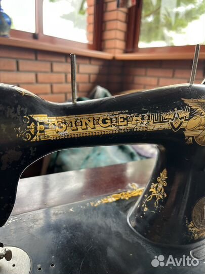 Швейная машинка zinger