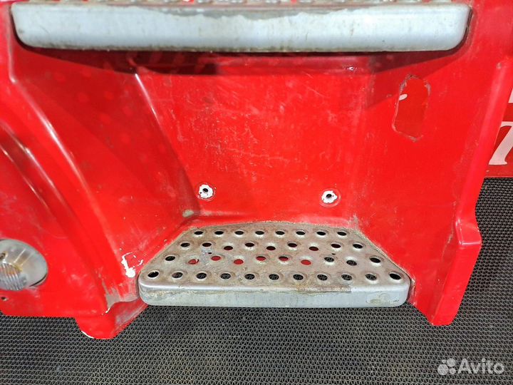 Корпус подножек правый Man TGA, Man TGX