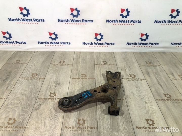 Рычаг подвески передний правый Toyota Auris (E150)