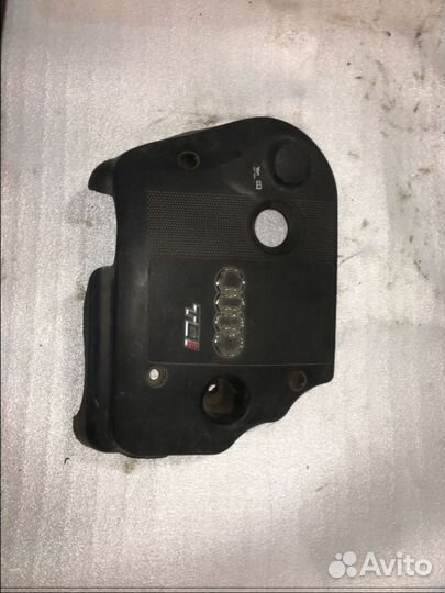 Крышка двигателя 038103925AP Ауди А4 Б5