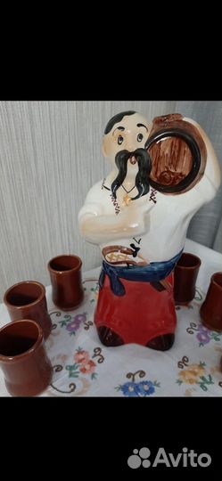 Штоф и шесть рюмок