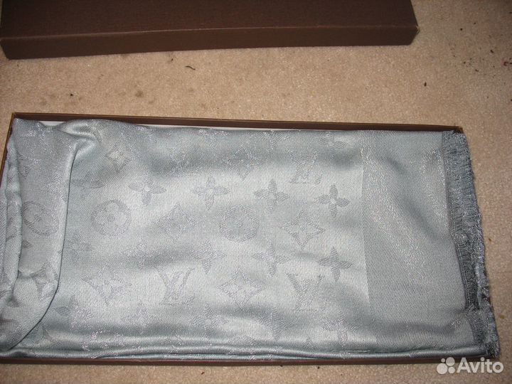 Шарфы платки палантины брендовые