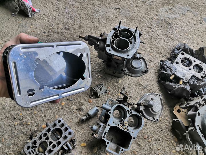 Карбюратор ваз жигули много запчастей жиклёров