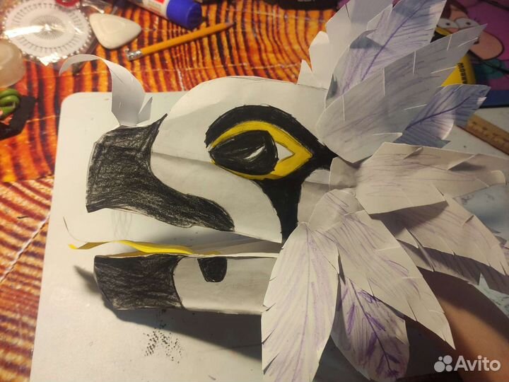 Дракон на руку из бумаги на руку птица/орёл/грифон