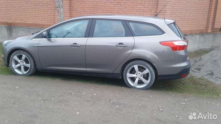 Ford Focus 2.0 AMT, 2012, битый, 215 000 км