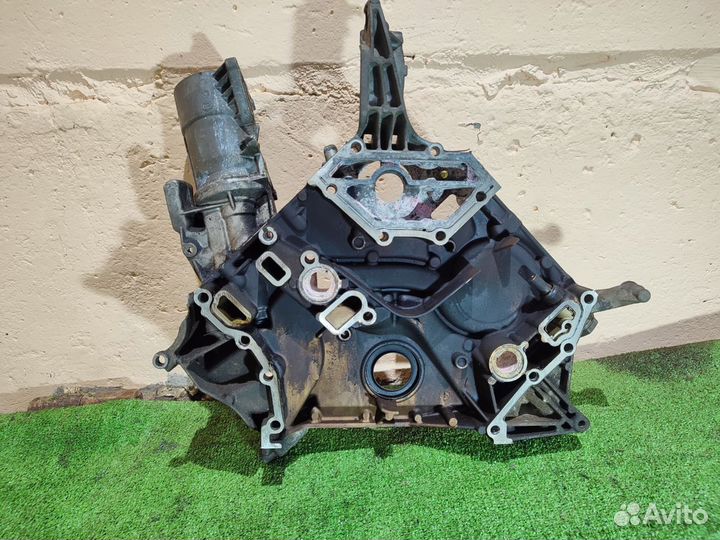 Передняя крышка двигателя Mercedes m112 3.2