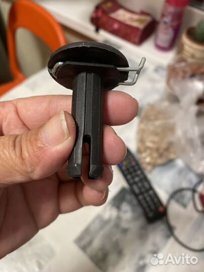 Втулка со шпилькой на колёсо коляски