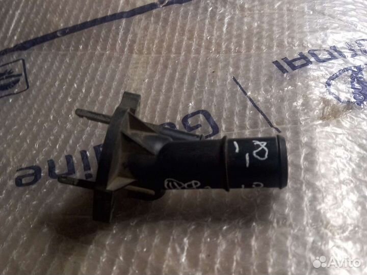 Форд фокус 2 Двс 1.8 -2,0 л - корпус термостата