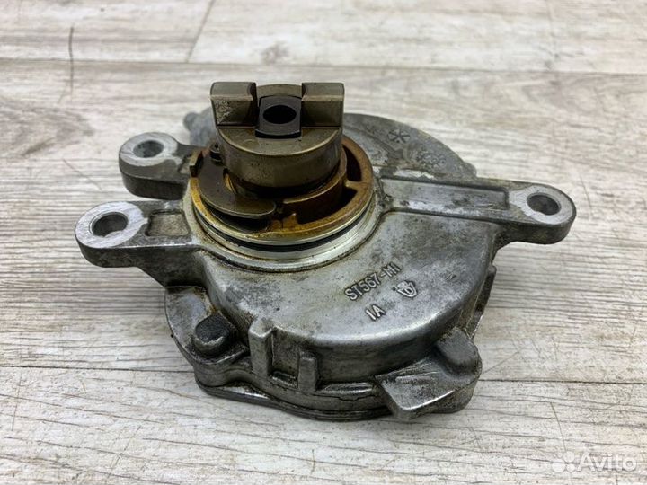 Насос вакуумный Toyota Avensis универсал 2ZR-FAE