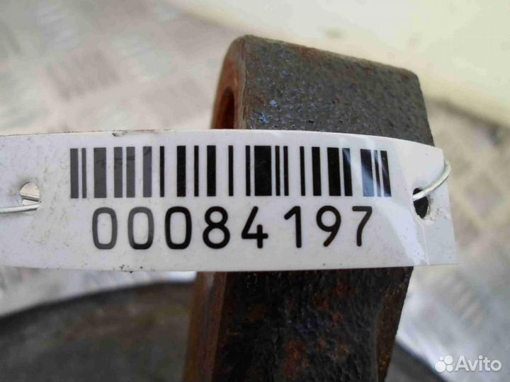 Цапфа/кулак поворотный передний правый Mitsubishi