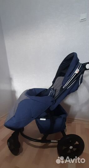 Коляска прогулочная