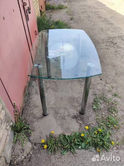 Стол обеденный стеклянный