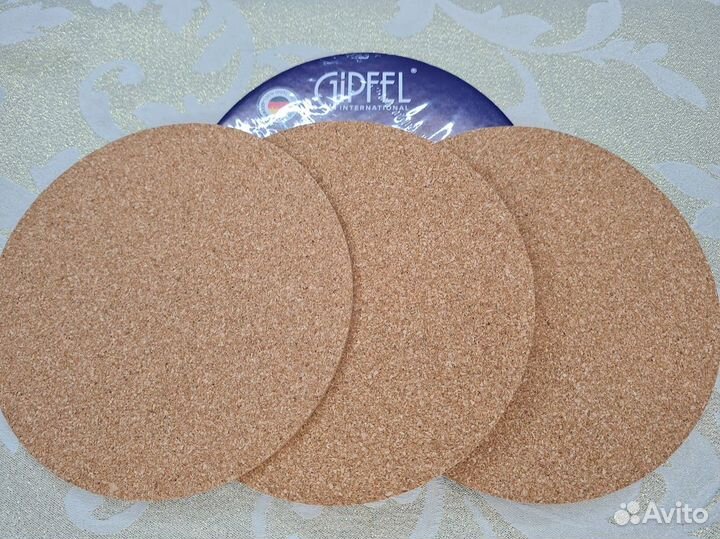 Подставки из натуральной пробки различного размера