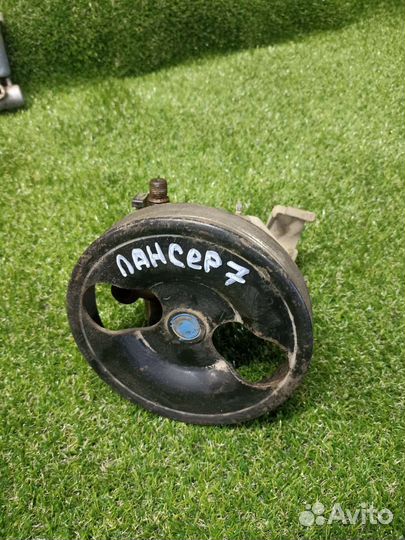 Насос гура Mitsubishi Lancer 7 4g13