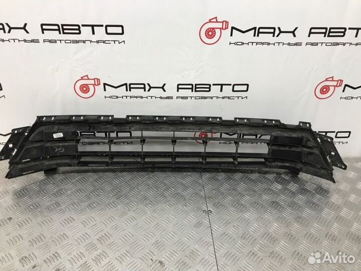 Б/У решетка радиатора передний Volkswagen Jetta