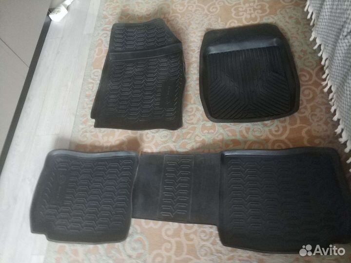 Коврики для машины Nissan