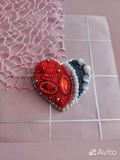 Брошь ручной работы Сердце
