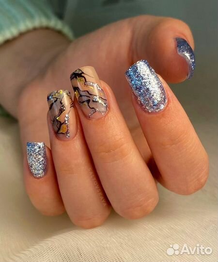 Наращивание ногтей, коррекция