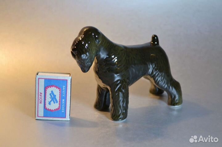 Терьер фарфоровая статуэтка