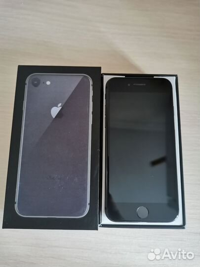 iPhone 8, 64 ГБ