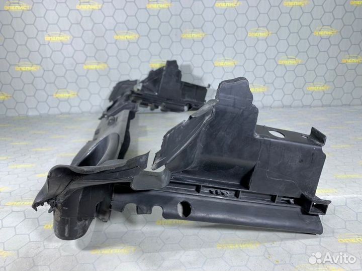 Воздуховод радиатора Mercedes Clk-Class W209