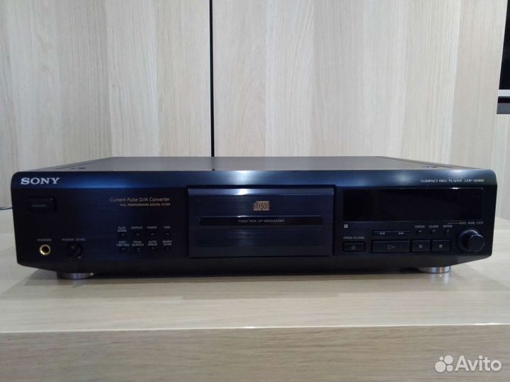 CD плеер Sony CDP-XE900