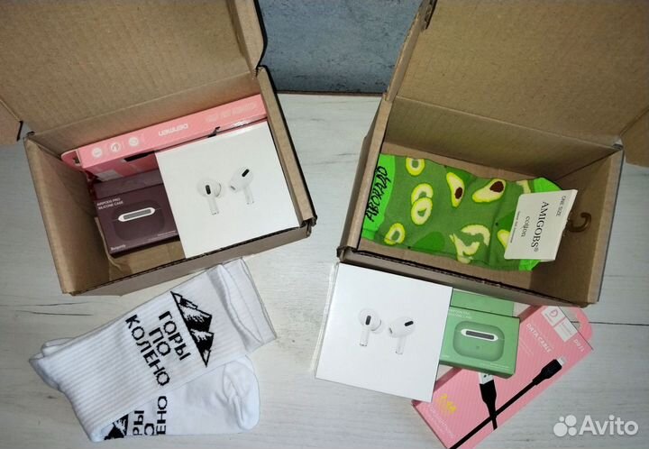 Подарочный набор с наушниками AirPods Pro