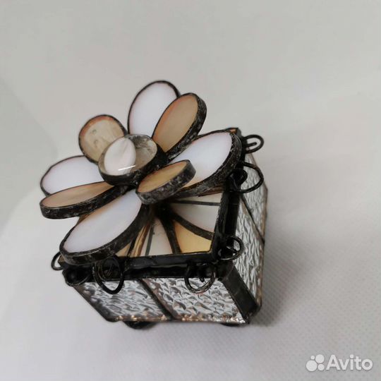 Шкатулка из цветного стекла