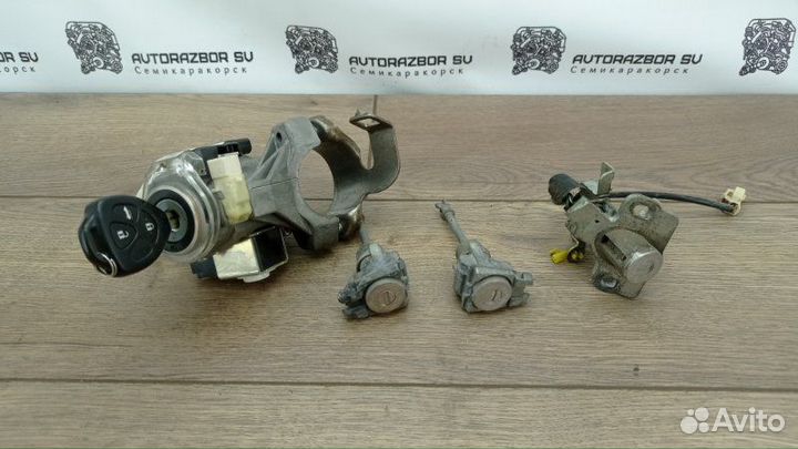 Замок зажигания Toyota Camry 40 седан 2azfe 2.4