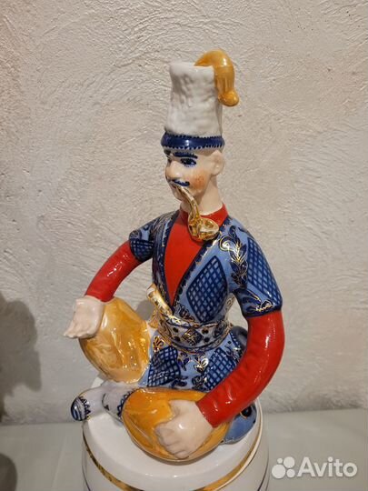 Казак Мамай на бочке Коростень