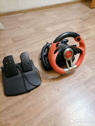 Игровой руль и педали
