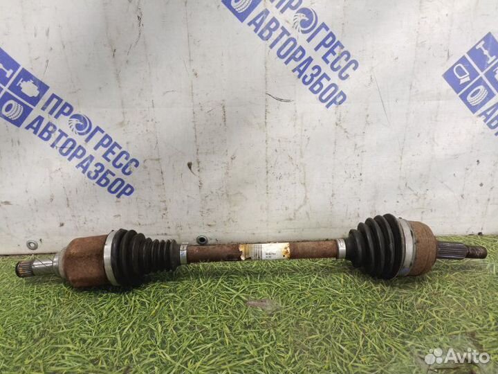 Привод передний левый Renault Fluence седан 1.6