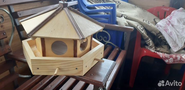 Кормушка для птиц из дерева