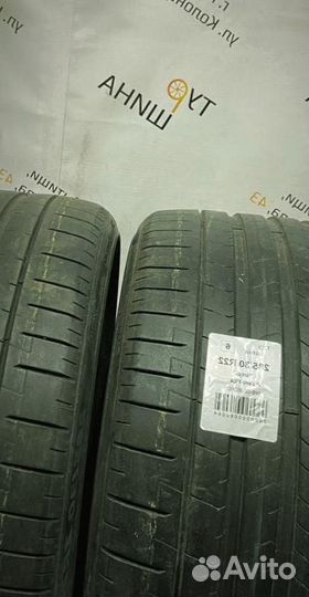 Pirelli P Zero PZ4 285/30 R22 94Y