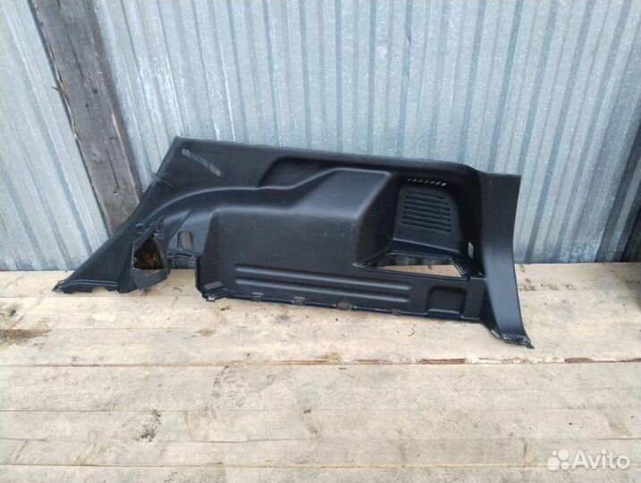 Обшивка багажника задняя правая Nissan X-Trail T31