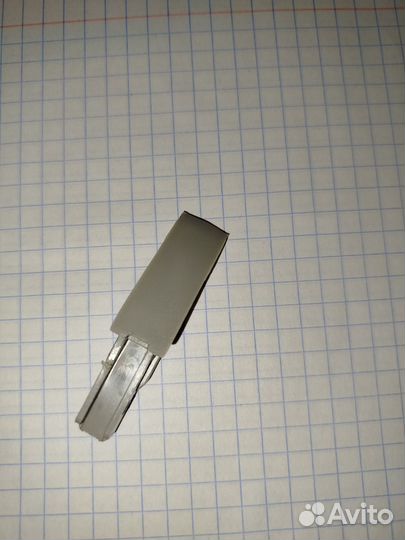 Крючок солнцезащитной шторки