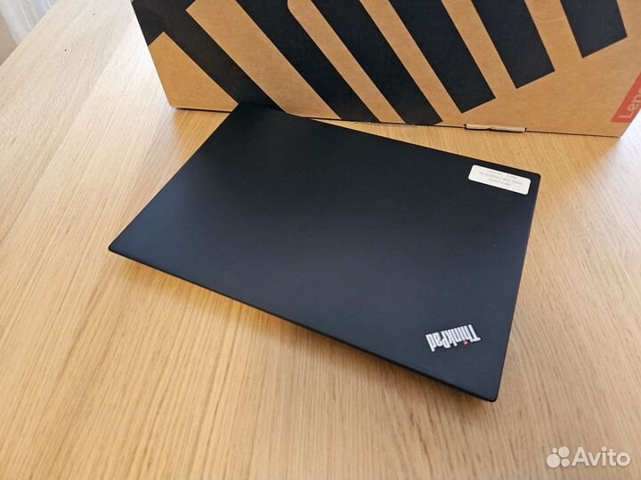 Идеальный Thinkpad X390 i5-10210U-8gb-256SSD-FHD