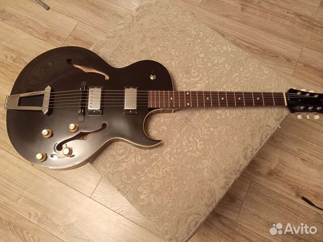 Полуакустическая гитара THE Loar LH-304T