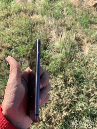 iPhone 8, 64 ГБ