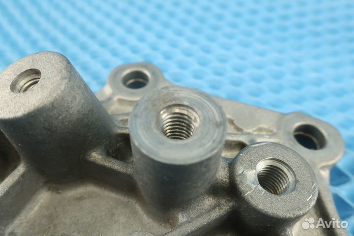 Кронштейн опоры двигателя Nissan Qashqai J11