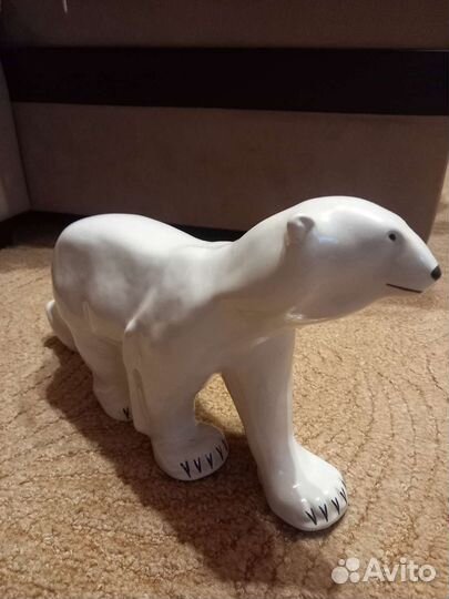 Белый медведь фарфор