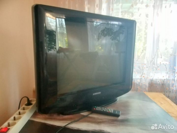 Телевизор samsung